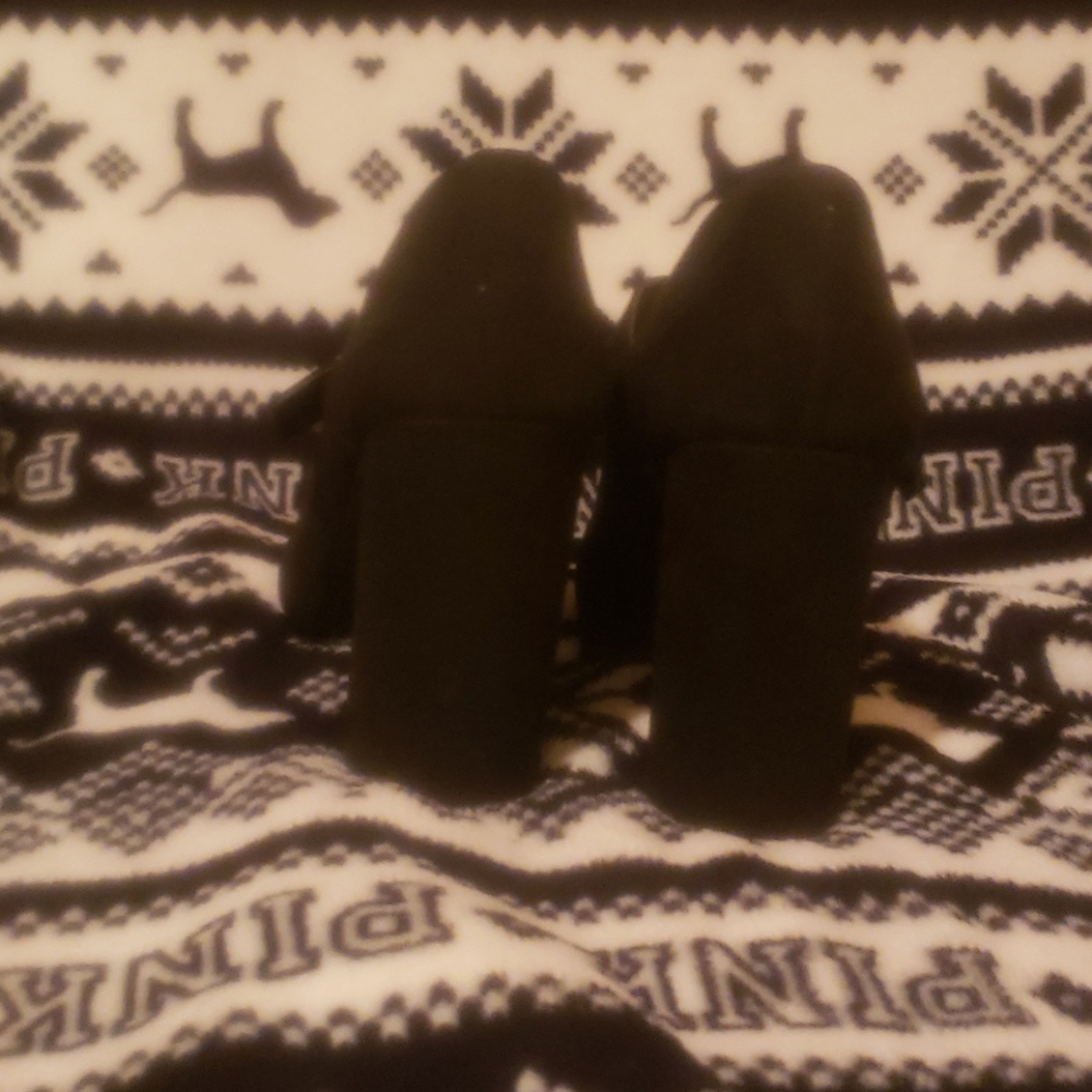 Shoes - Picture 3 of 6